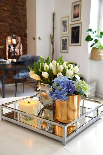 Center table decoration ideas to elevate your living room décor