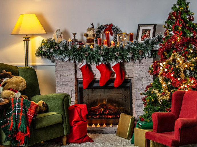 Christmas Decorating Ideas for the Living Room - Walls and Floors