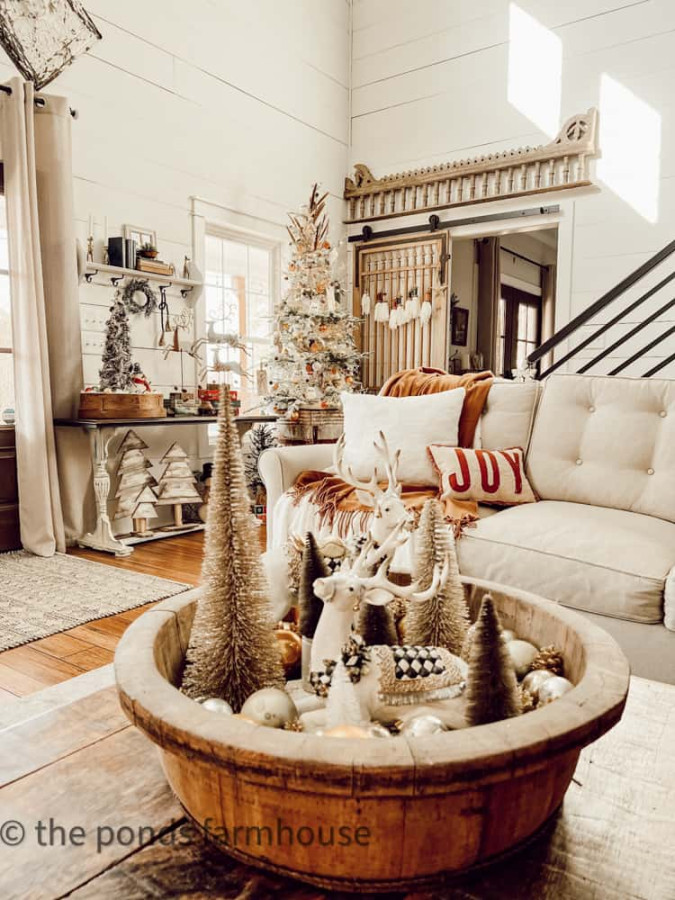 Farmhouse Christmas Living Room Tour: Cozy and Inviting Ideas