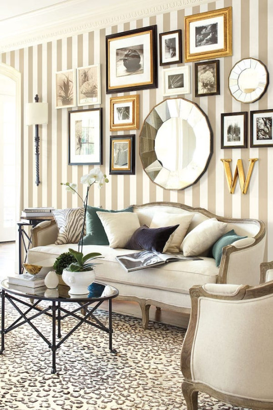 How to Perfectly Style the Blank Wall Behind Your Sofa - The Zhush